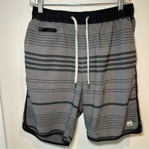 Vuori Banks Short Grey with Green Stripe Size Medium